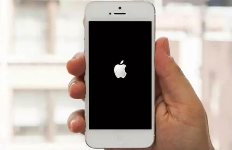 IPhone в руках